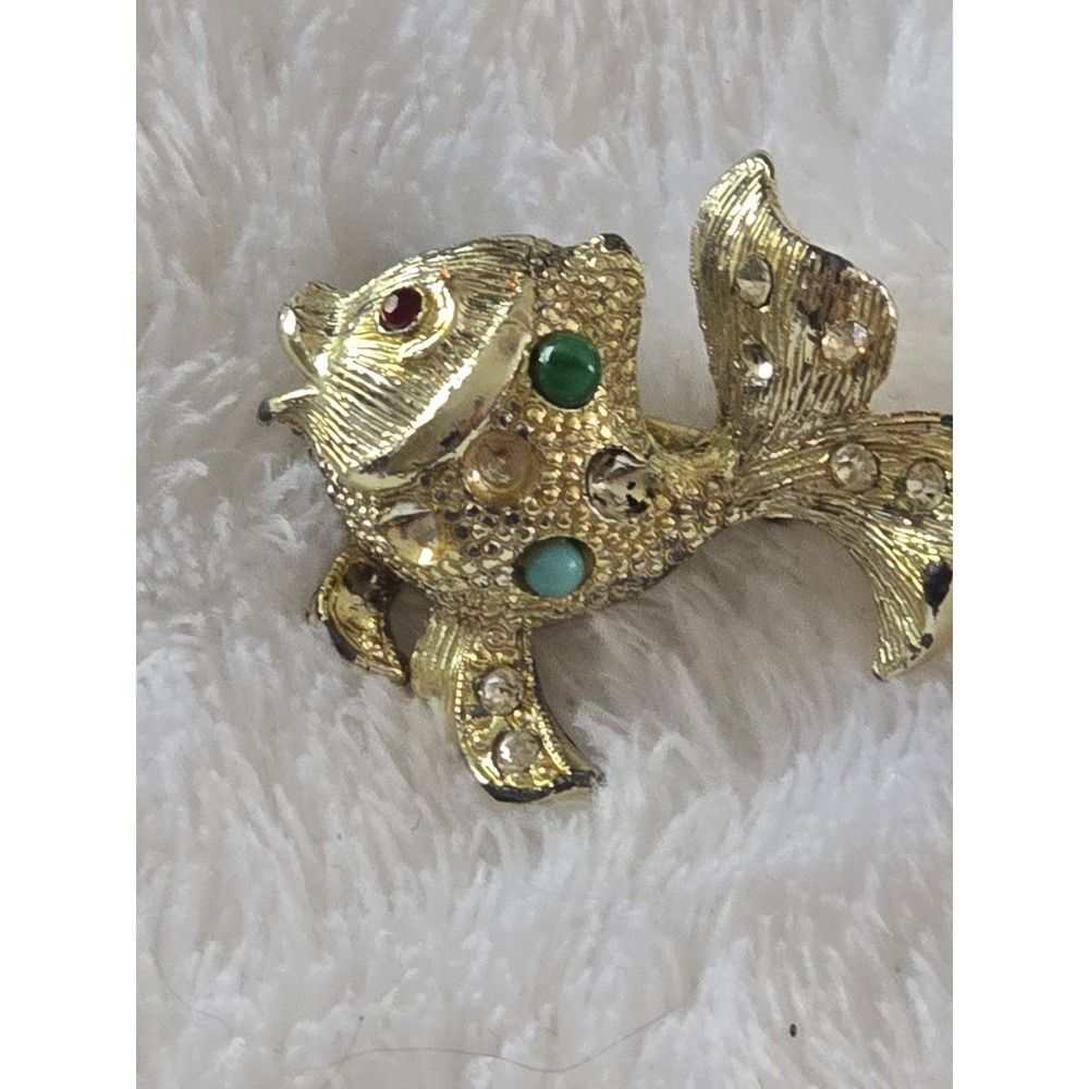 Gold Fish Brooch Pin Rhinestone Jewel Tone Accent Vintage Style